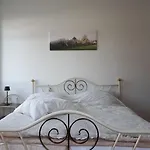 Διαμέρισμα Gemuetliche In Τσβικάου